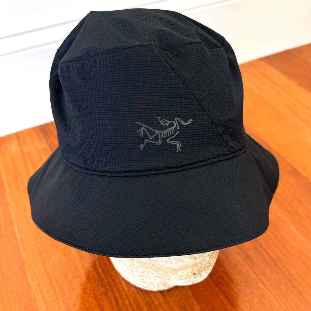 NEW Arc'teryx Aerios Bucket Hat Black Size S/M
Women Men Water-Resistant